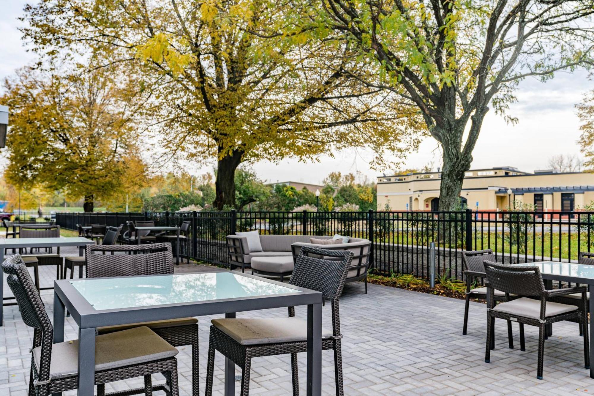 Courtyard By Marriott 3* West Springfield