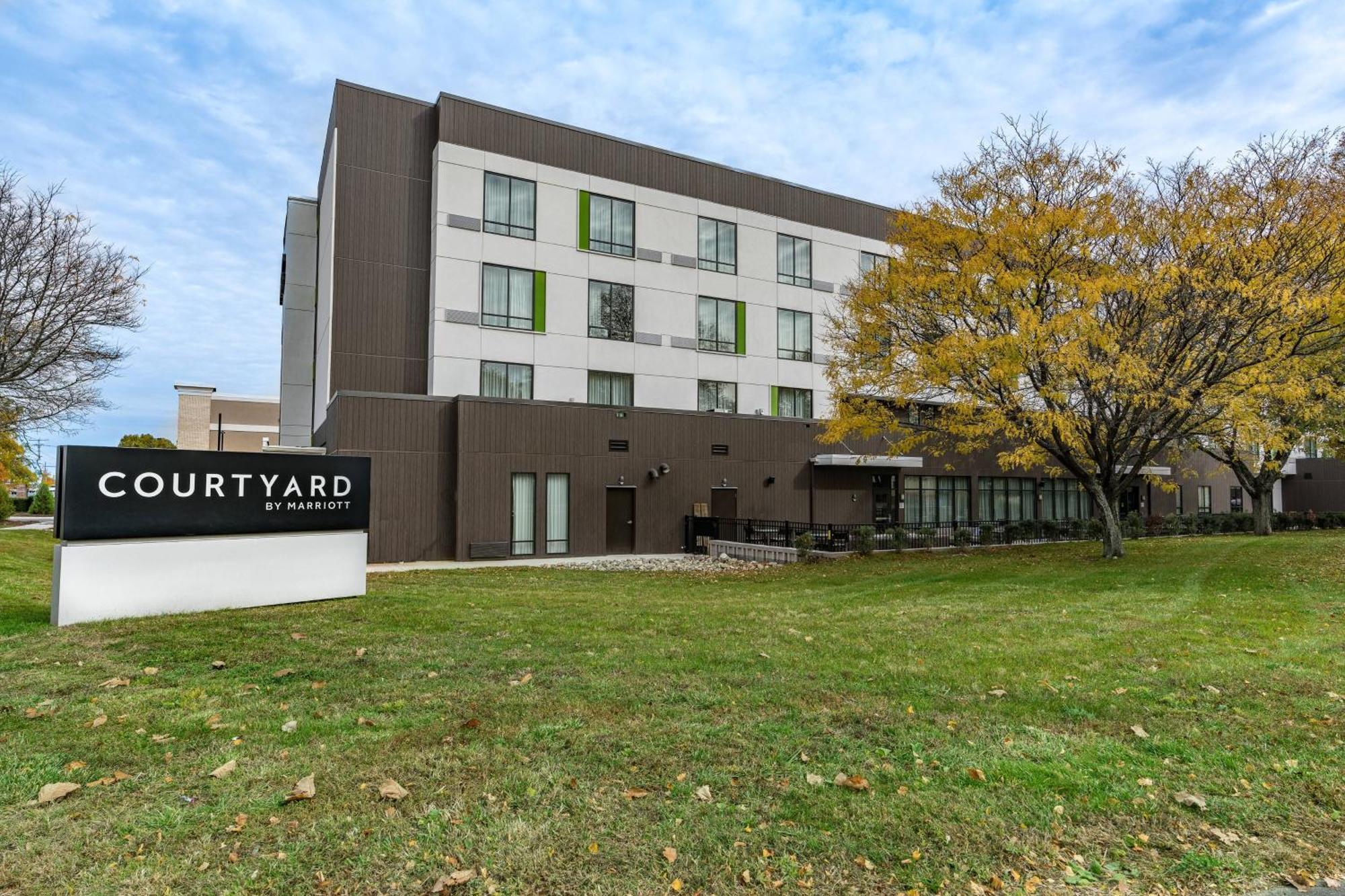 Hotel Courtyard By Marriott