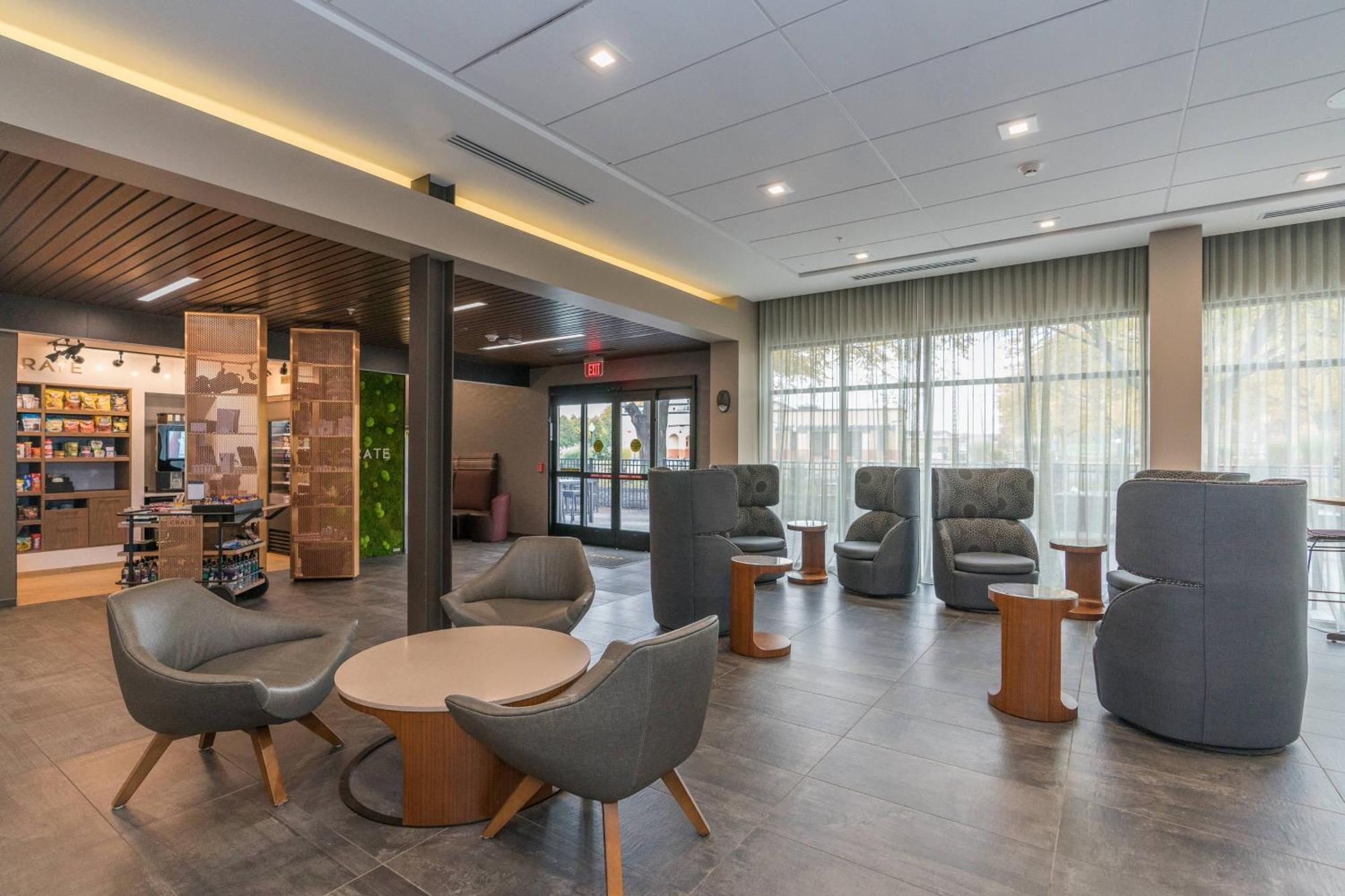 Courtyard By Marriott West Springfield